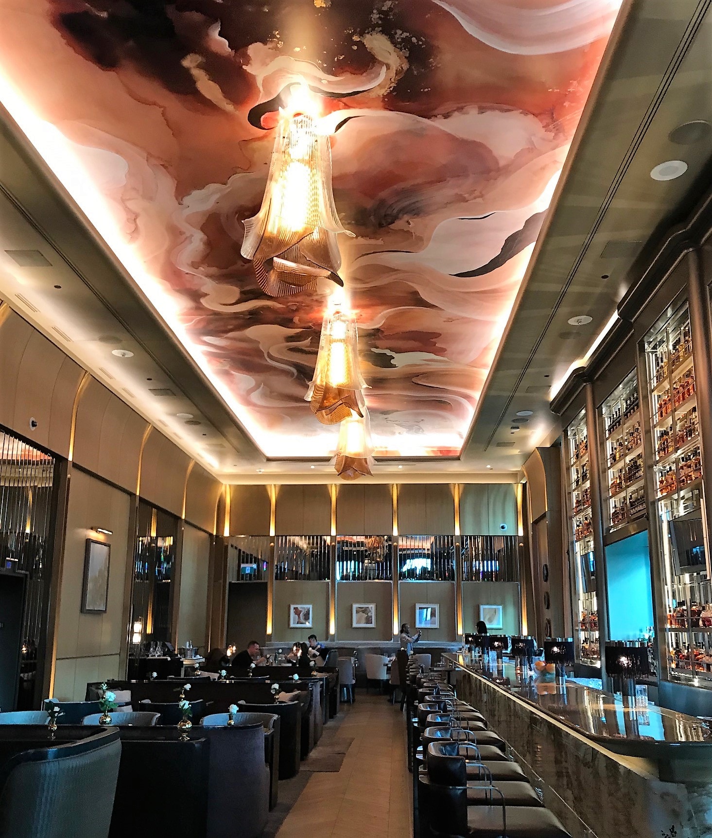 The dining room at Louix Louis